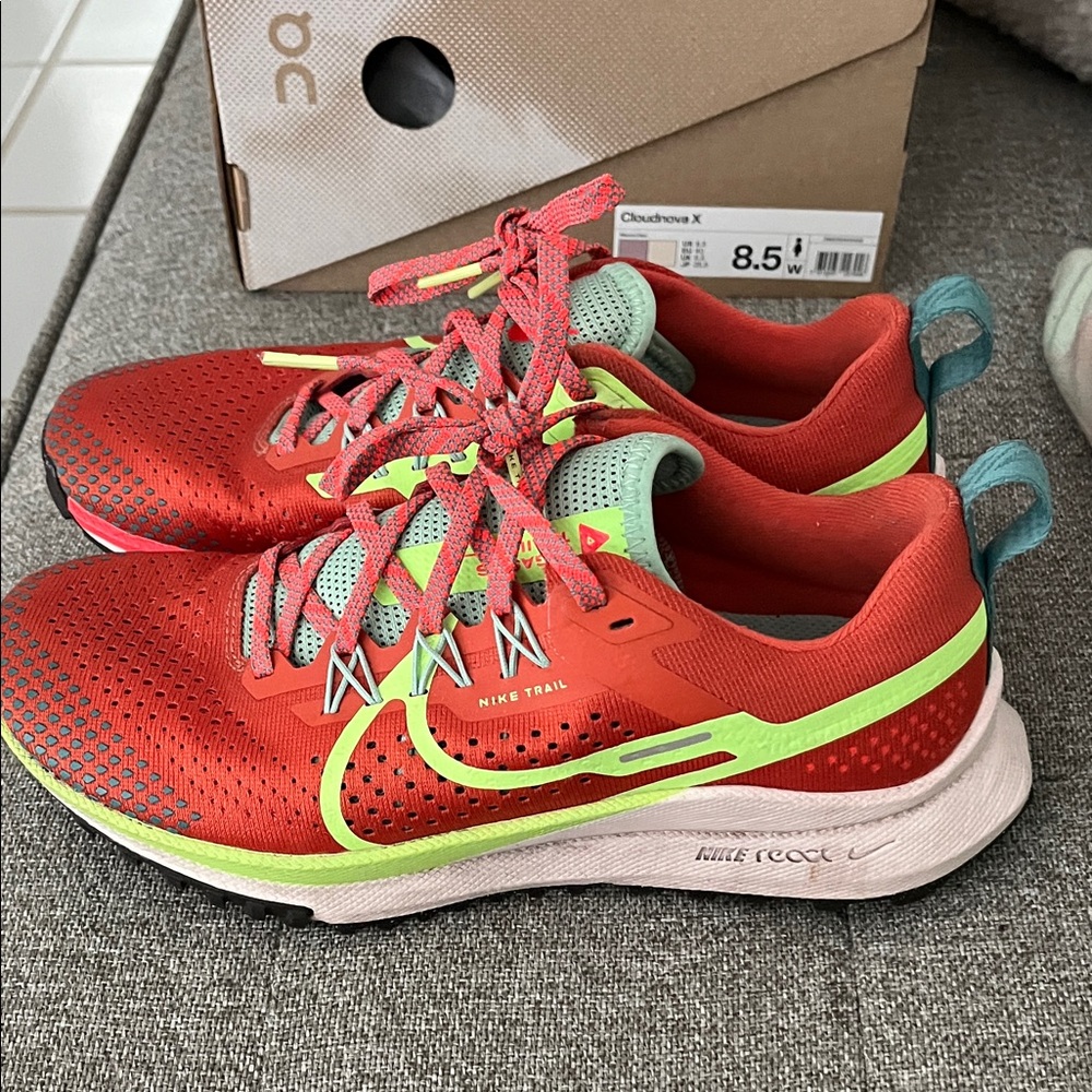 Nike Trail React Women's Red Orange and Green Running Shoes - Size 8